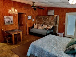 Exklusives Schloss, zentral gelegen von Branson bis zum wunderschönen Buffalo River! - Image 4