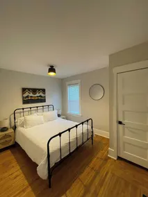 Trendy and Stylish 3BR Uptown Unit - Image 5