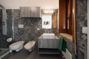 Apartment 'Scorci di Mare Mediterraneo' for 4 with Garden, Wi-Fi, Pet Friendly - Image 2