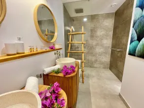 Luxury Eden & SPA Private Jacuzzi Moorea View Pool Fiber Wi-Fi - Image 2