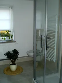 Apartamento ensolarado na porta de entrada para as montanhas de minério, perto da cidade de Zschopau - Image 3