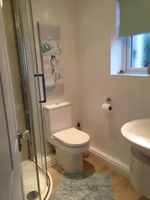 Beaches Studio is in a Fabulous Location with  Views to the Shingle Bank and Iow - Image 2