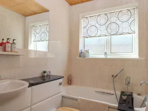 8 Chestnut Drive - Image 4