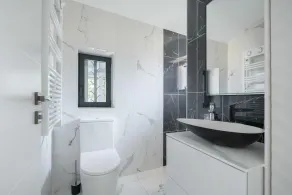 Maison restylée en face du port de plaisance et à 3 min de la plage - Image 3