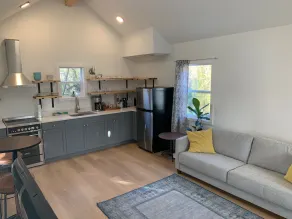 Cozy studio - easy access to all West Seattle has to offer! - Image 5