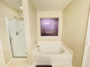 Spacious 3BR in Rosenberg | w/ 30-Day Discounts! 45 mins from FIFA stadium\n - Image 4