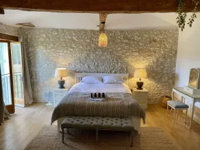 Farmhouse Sleeps 11 with Shared Pool - Image 5