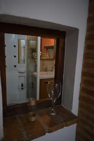 Vacker grotta hus med charm - Image 3