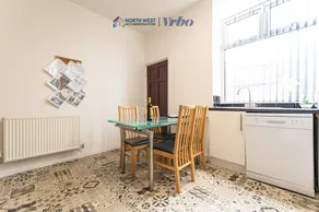 Fully furnished 2 Bedroom House in Bolton – Contractors Welcome - Image 4
