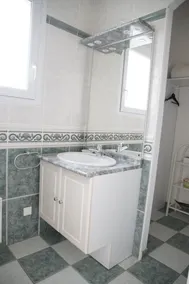 villa nuova, molto tranquilla in campagna. 3 camere da letto 2 bagni S 6 persone - Image 2