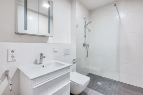 New Mühlenbach Studio w/ Balcony & Elevator nr bus station, by Blueground - Image 2