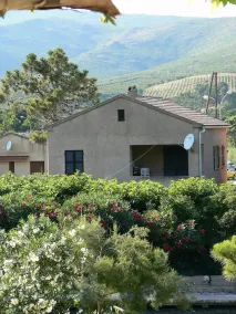 Ground floor Maison Rose 50 metres from the sandy beach - Image 5