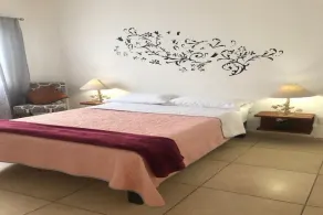 Casa Jarreteaderas muy bien ubicada - Image 2