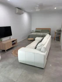 Entire studio with kitchenette, bathroom and outdoor area - Image 4
