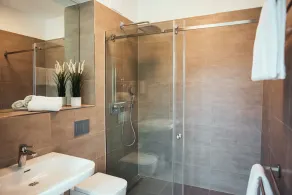 The Rix Studios & Suites - Image 3