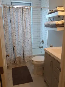 Newly renovated/Fantastic location - Image 2