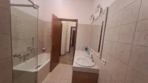 Penthouse 90 sm with terraces + closed parking space -served by public transport - Image 2