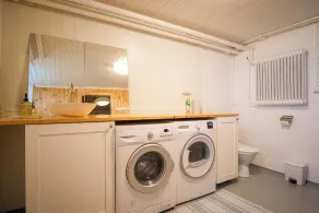 Rural guest room near town with fast free Wifi. Pets allowed! - Image 4