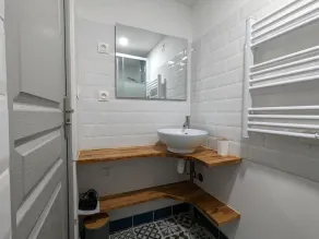 Acogedor gîte con jardín privado, cerca del castillo y chocolaterías, ideal para familias. - Image 3