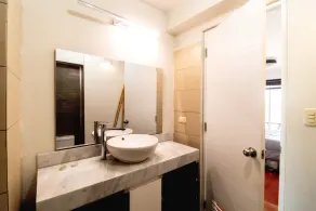 Family apartment central area - Image 3