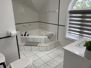 Newly Renovated! Paradise Point Lake House - Image 2