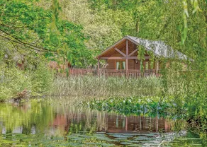Falkner Watersedge Lodge - Image 4