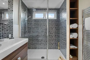 A lodge that sleeps 4 guests  in 2 bedrooms - Image 2