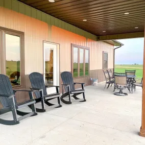 Spacious lodge with fishing pond. - Image 3