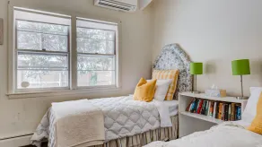 Ny liste: Sag Harbor Bayviews, Sandy Beach Steps Away, i landsbyen - Image 5