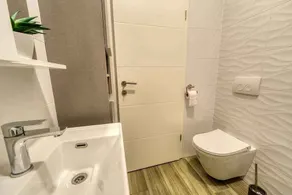 Holiday apartment with balcony and sea view - Image 3