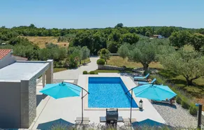 Beautiful home in Marcana - Image 4