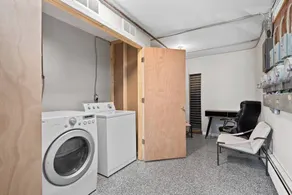 Cozy Modern 1BR Close to Downtown - Image 2