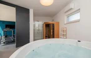 Gorgeous home in Vir with sauna - Image 3