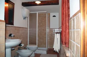 IL PINO: apartment within farmhouse just 15 minutes far from Assisi. - Image 3