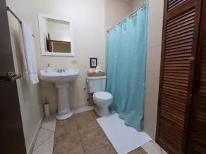 4 bedroom house with private pool, sleeps 15, WiFi, near Combate - Image 5