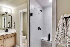 Elegant Vancouver Townhome - 18 Mi to Portland - Image 5