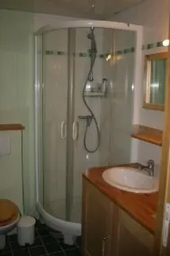 Duplex with Savoyard chalet decoration, ski-in/ski-out, 6 persons - Image 2