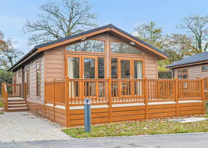 2 bedroom accommodation in Holton Heath - Image 4