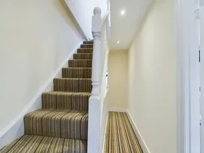 Beautiful 4 bed | 3 bathroom house | Garden| 5 mins walk to East Croydon station - Image 3