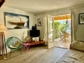 Rare, fisherman's house with 2 bedrooms, large terrace and mooring. - Image 3