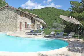 Bauernhaus mit Pool, ideal für Familien und Gruppen. Gubbio, Umbrien. - Image 4