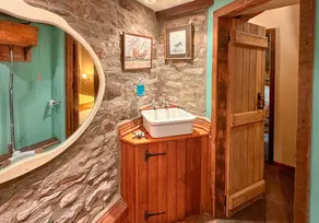 A quirky restoration, sleeps 4 people & a dog WiFi, numerous walks from the door & a pub nearby! - Image 3