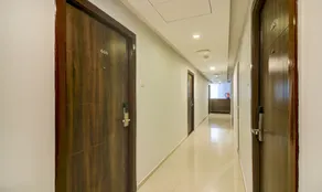 OYO SilverKey 43263 Hotel Aura Malad West - Image 4