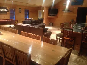 \"Propre / maintenu entièrement meublé et luxueux LODGE\" -Blue Marlin Lodge - Image 2