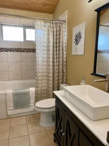 Meridian Beach Cottage - Private Dock and Hot Tub - Image 2