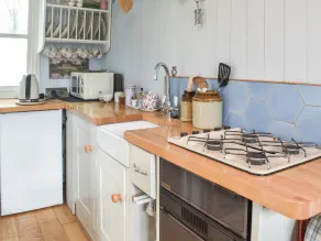 Farmhouse Garden Shepherds Hut - Image 4