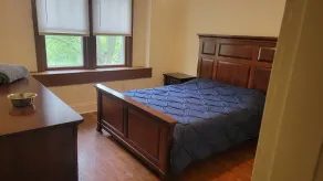 Quiet 3 bed with fenced yard - Image 3