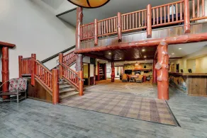 Warm Columbia Retreat Blending Rustic Charm with Modern Amenities - Image 2