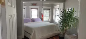 Charming 3 bed/2 bath town home with gorgeous back yard - Image 3