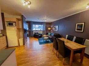 Spacious One-Bedroom Apartment - Image 5